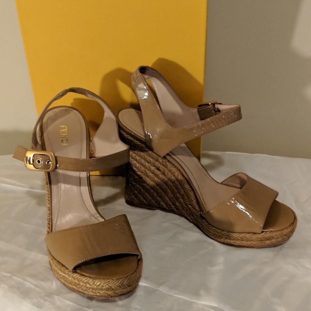 Fendi patent learher wedge sandals size 40 NWB - Picture 1 of 7